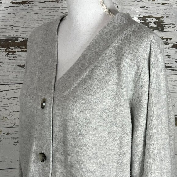 CABI Snug Cardigan Gray Sz S #4104 EUC - Picture 3 of 5
